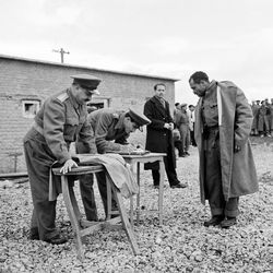 ägyptischer Kriegsgefangener 1957 im Rahmen des Gefangenenaustauschs