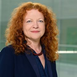 Ein Porträt im Profil von Margarte Bause